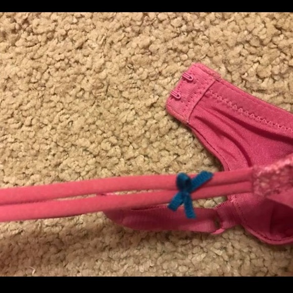 Pink bra with bows 🎀 - Picture 3 of 3